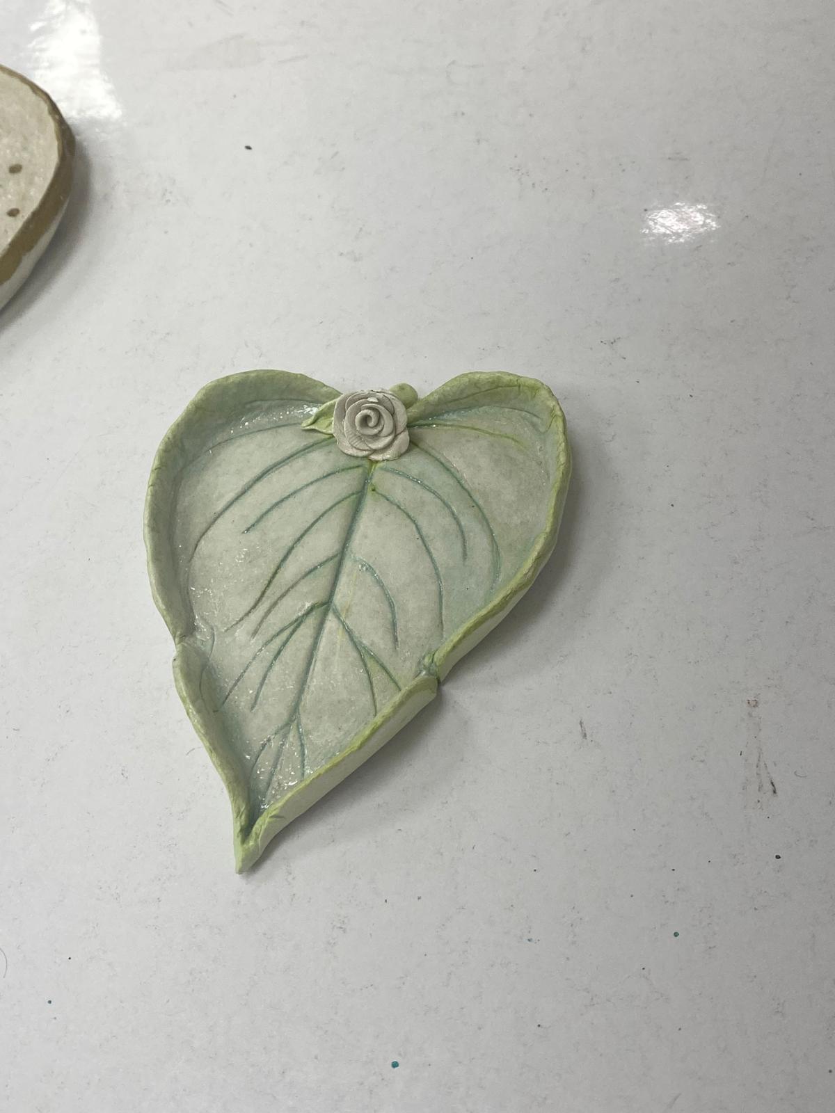 Leaf dish