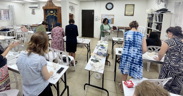 Ceramics class in the synagogue